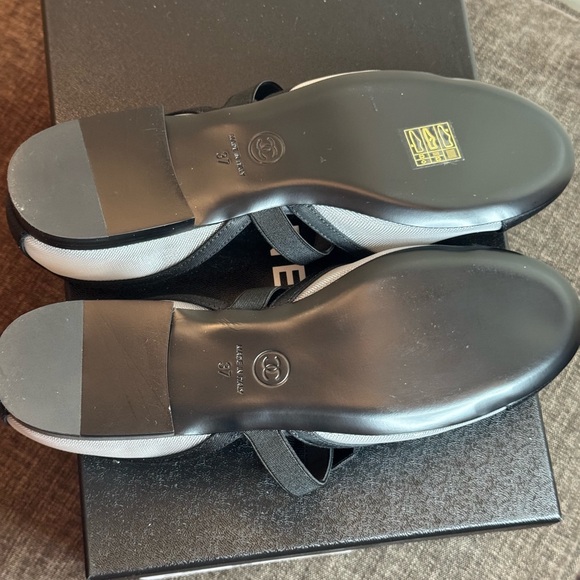 CHANEL Mary Jane size 37🛍 - Picture 3 of 5